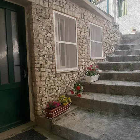 Roko Apartment *